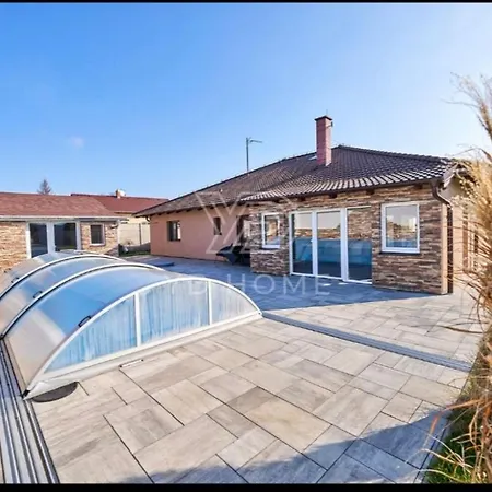 Wellness Close To Prague * Высокий-Уезд