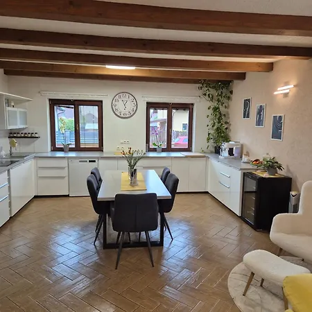 Вилла Wellness Close To Prague Высокий-Уезд